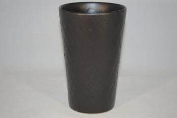 Gerippter Becher schwarz matt 0,5 Liter