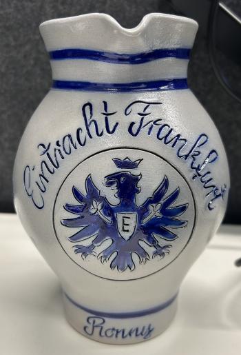 Eintracht Frankfurt Bembel mit eigenem Text